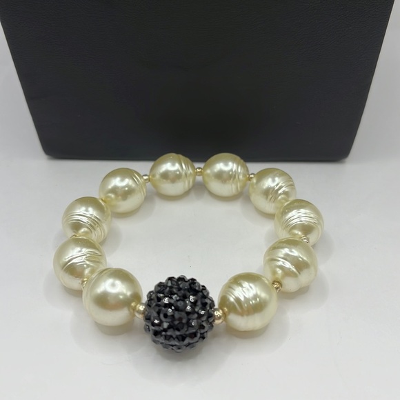 Faux Pearl & Rhinestones matching Necklace & Bracelet Elegant, Classy Big Bold - Picture 3 of 11